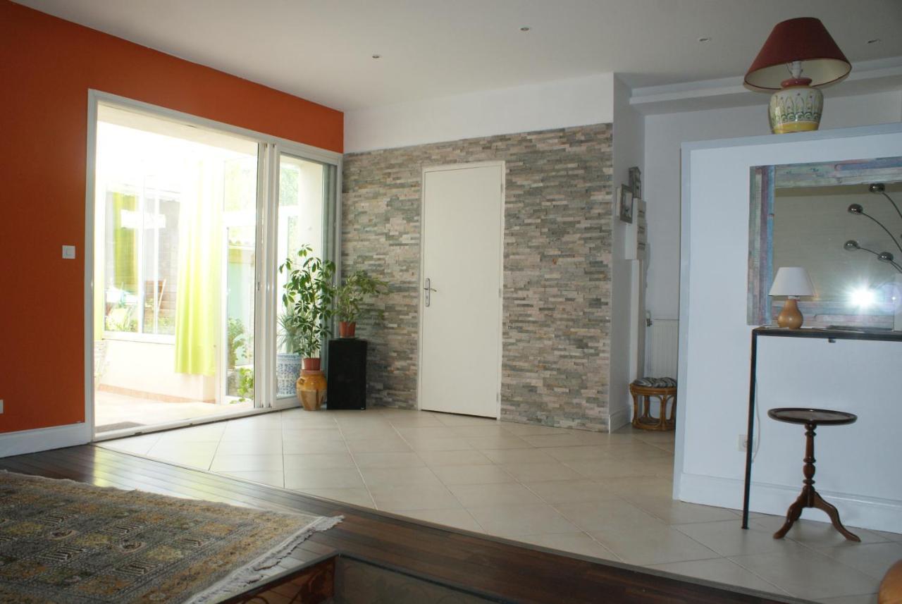 Spacieuse Maison De Village Climatisee Avec Jardin Patio Bessan Exterior foto